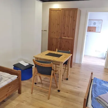 Haupt 3 Hostel Eningen unter Achalm