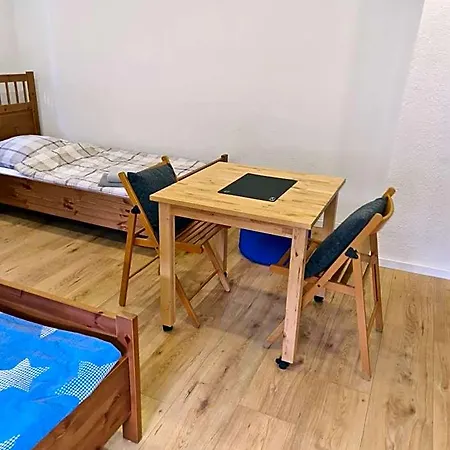 ホステル Haupt 3 Eningen unter Achalm